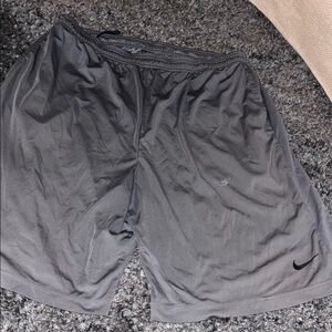 Nike Men's Gray Athletic Shorts size L
